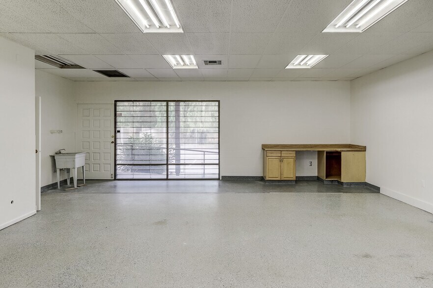 More Photos Of 817 W Colton Ave, Redlands Storefront For Lease