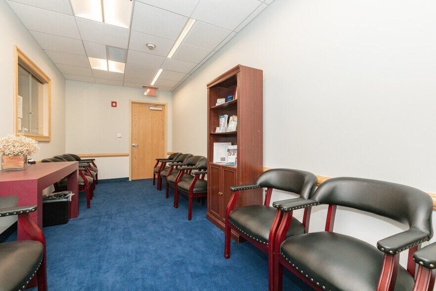 More Photos Of 205 Robin Rd, Paramus Office For Lease