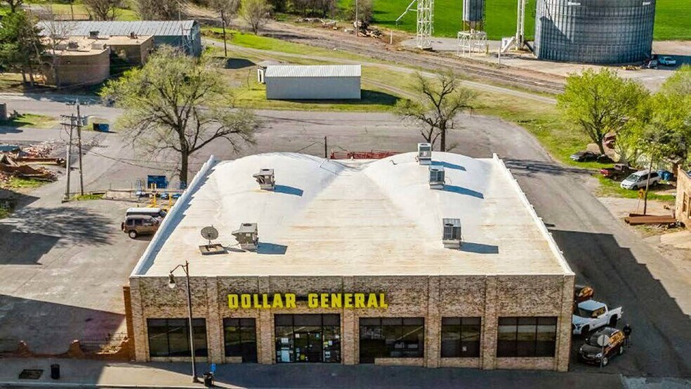 More Photos Of 120 W Main St, Cordell General Retail For Sale