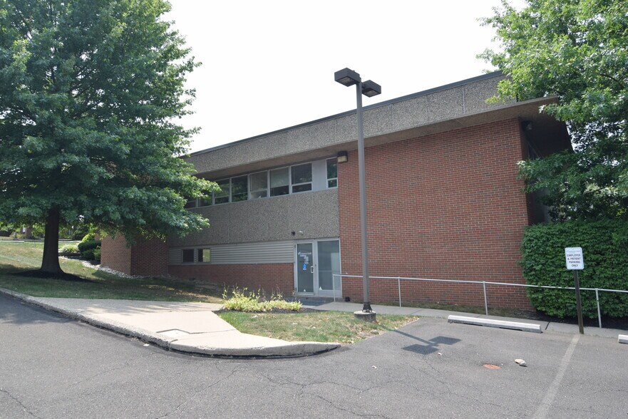 More Photos Of 315 W State St, Doylestown Medical For Sale