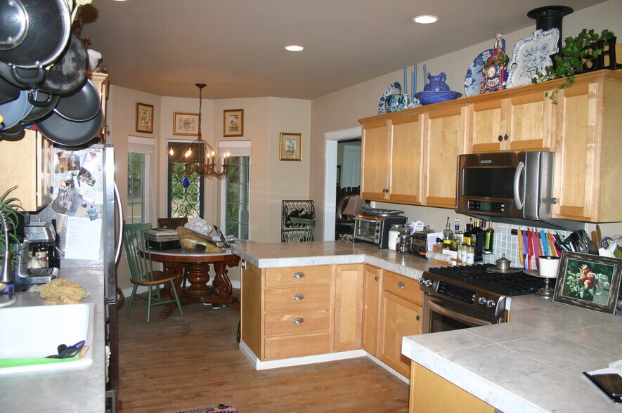 More Photos Of 20826 NE Sierra Dr, Bend Apartments For Sale