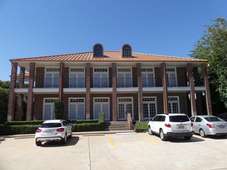 More Photos Of 1458 Campbell Rd, Houston Coworking Space