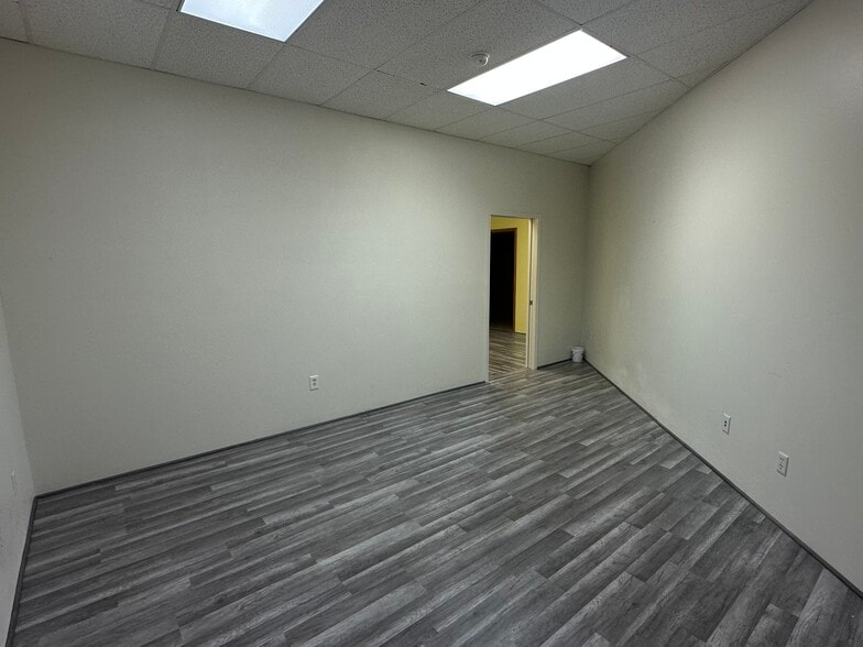 More Photos Of 860 22nd Ave, Coralville Office For Lease