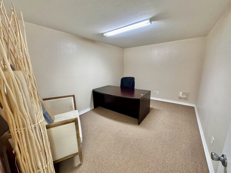 More Photos Of 14800 IH 35, Dilley Industrial For Sale