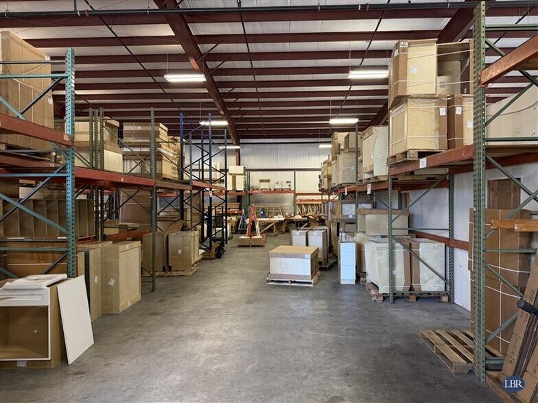 More Photos Of 620 Distribution Dr, Melbourne Warehouse For Lease