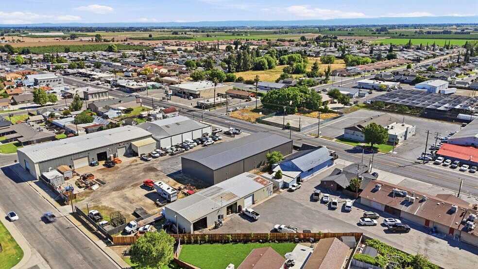More Photos Of 8217 Lander Ave, Hilmar Flex For Lease