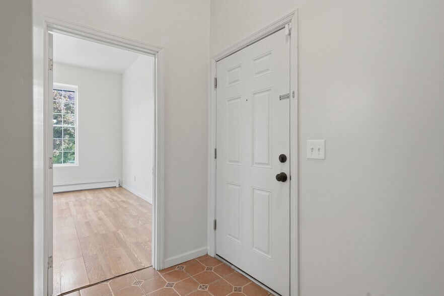 More Photos Of 10 Eastman Ter, Poughkeepsie Apartments For Sale