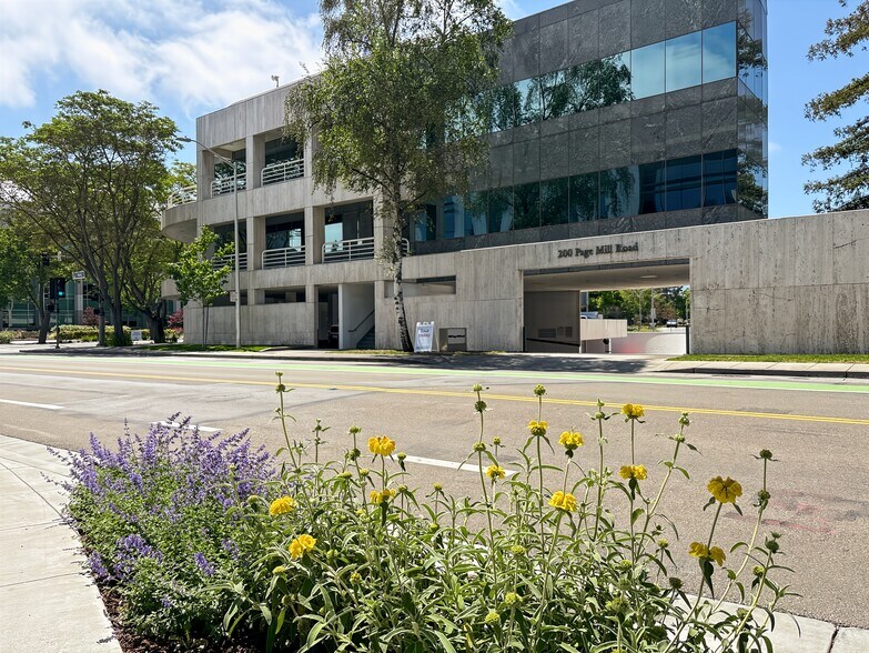 More Photos Of 200 Page Mill Rd, Palo Alto Coworking Space