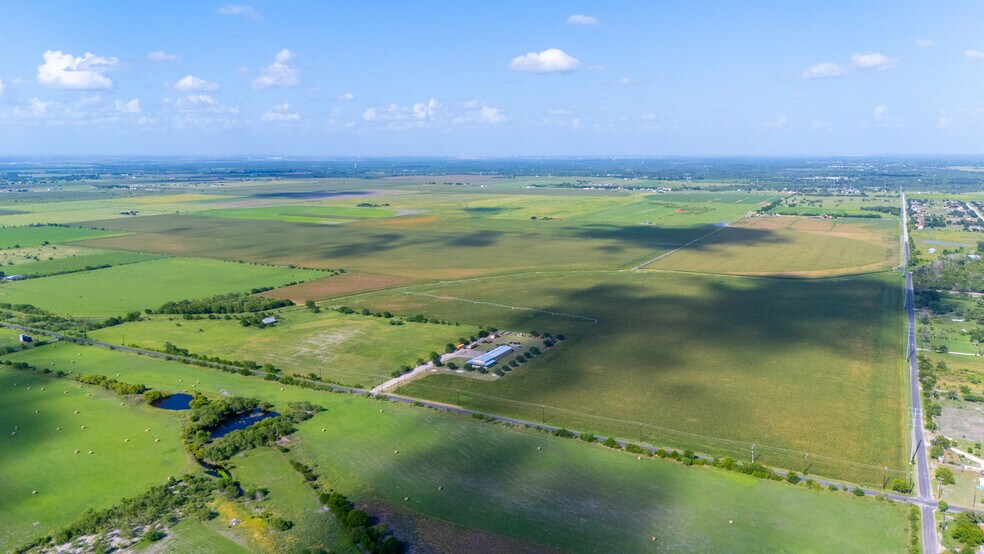 More Photos Of 1543 County Road 6710, Lytle Land For Sale