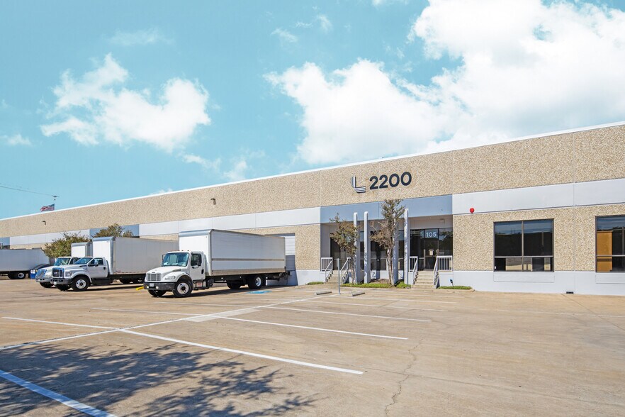 More Photos Of 2200 Denton Dr, Austin Unknown For Lease