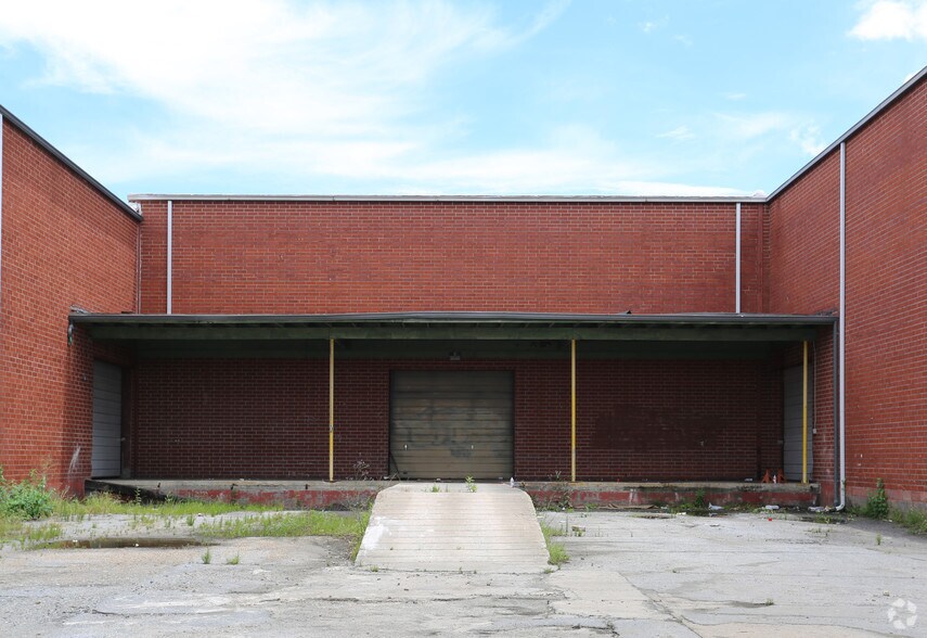 More Photos Of 1052 Martin Luther King Jr Blvd, Columbus Warehouse For Sale