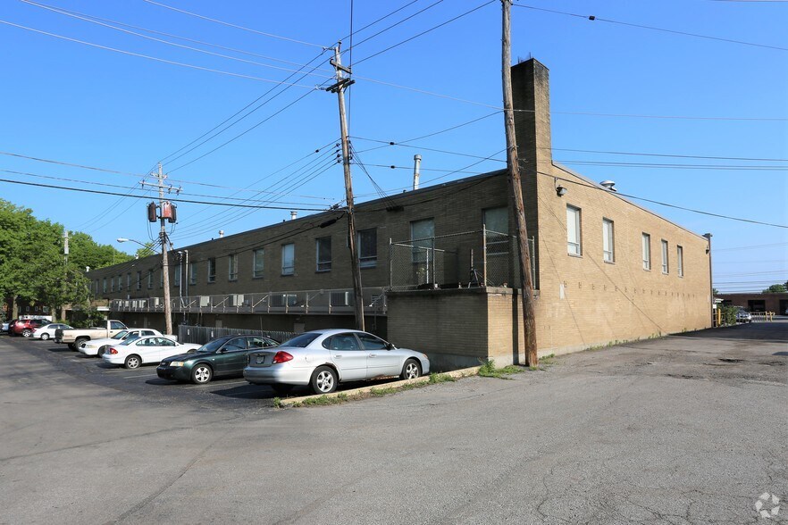 More Photos Of 9679-9709 Brookpark Rd, Parma Office For Lease