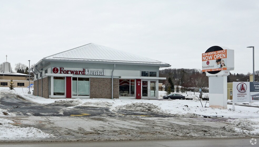 More Photos Of 1006 S Main St, West Bend Medical For Sale