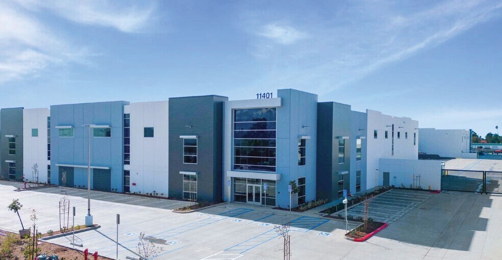 More Photos Of 11401 Greenstone Ave, Santa Fe Springs Distribution For Lease