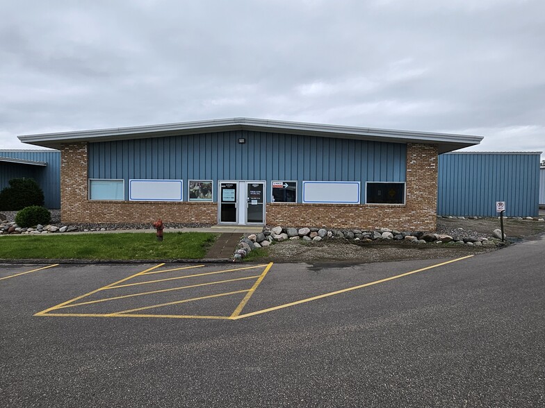 Primary Photo Of 22011-22043 Industrial Blvd, Rogers Light Manufacturing For Lease