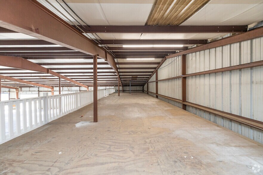 More Photos Of 7818 Depot Ln, Tampa Warehouse For Sale