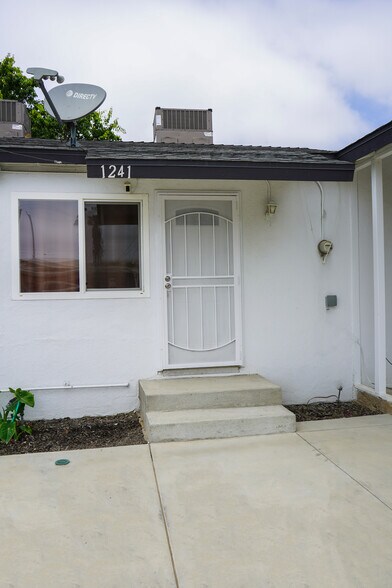More Photos Of 1235 Clavel Ave, Ventura Apartments For Sale