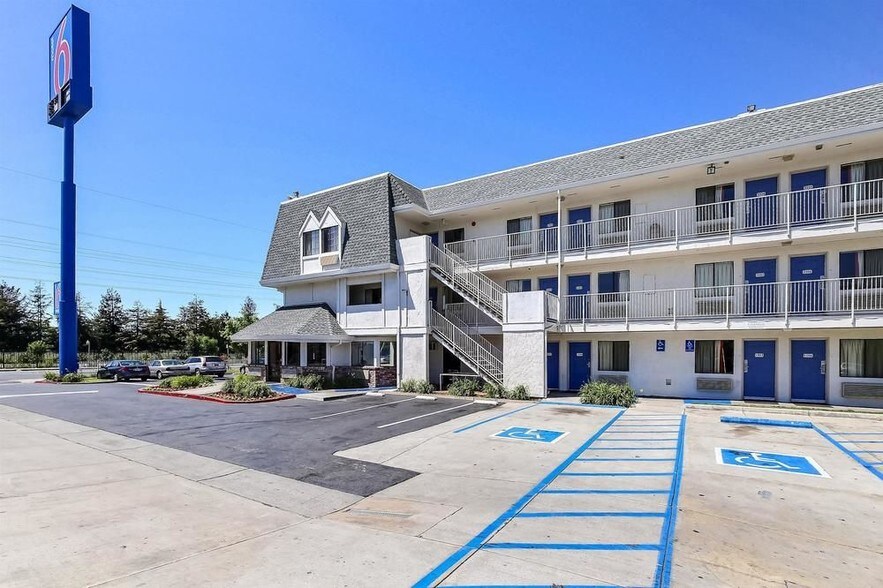 More Photos Of 8480 Edes Ave, Oakland Hotel For Sale