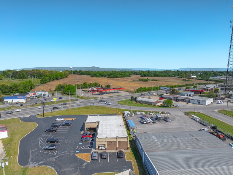 More Photos Of 2585 Decherd Blvd, Decherd Storefront For Lease