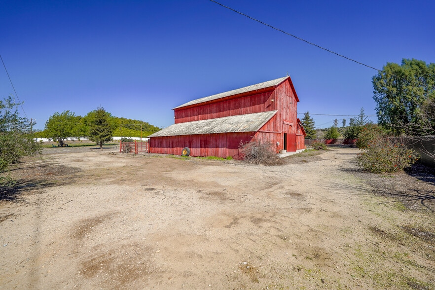 More Photos Of 6137 Grimes Canyon Rd, Moorpark Land For Lease