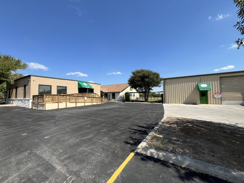 Primary Photo Of 16331 Pleasantville Rd, San Antonio Warehouse For Lease