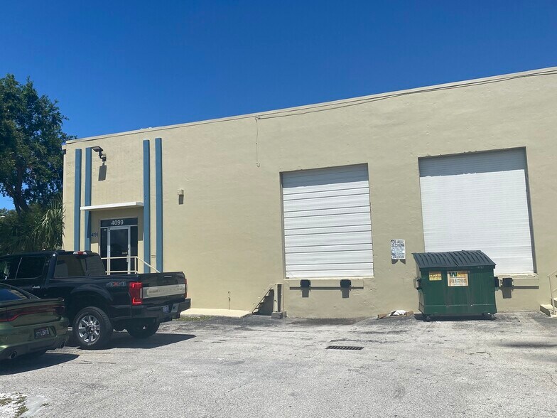 More Photos Of 4093 N 28th Way, Hollywood Warehouse For Lease