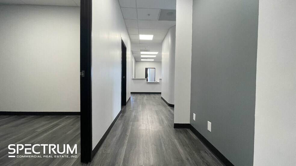 More Photos Of 23206 Lyons Ave, Santa Clarita Medical For Sale