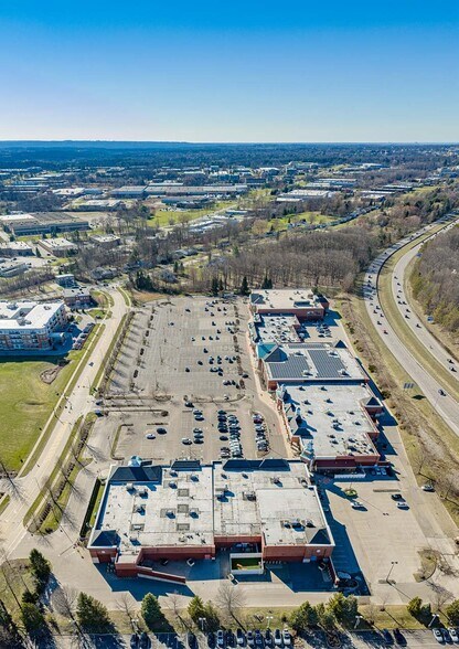 More Photos Of 6025 Kruse Dr, Solon Storefront For Sale