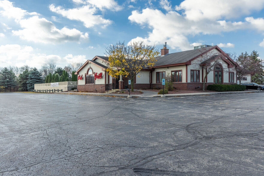 Primary Photo Of 5260 Aurora Rd, Hartford Restaurant For Sale