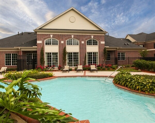 More Photos Of 2441 S Bypass 35, Alvin Apartments For Sale