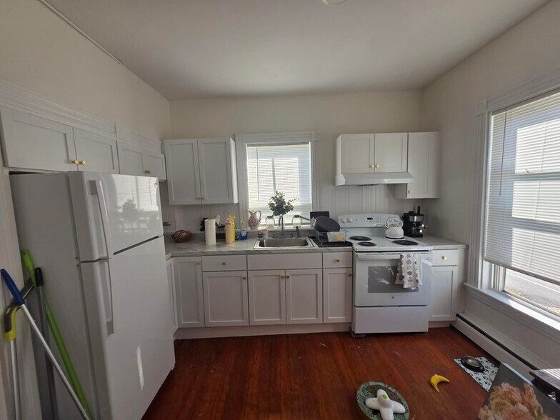 More Photos Of 115 Limerock St, Rockland Apartments For Sale