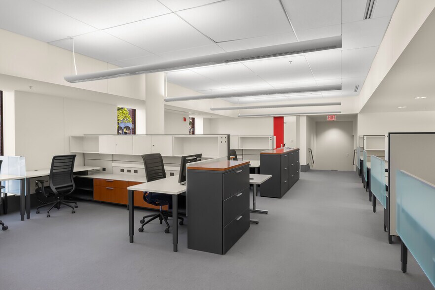More Photos Of 301 Washington St, Columbus Office For Lease