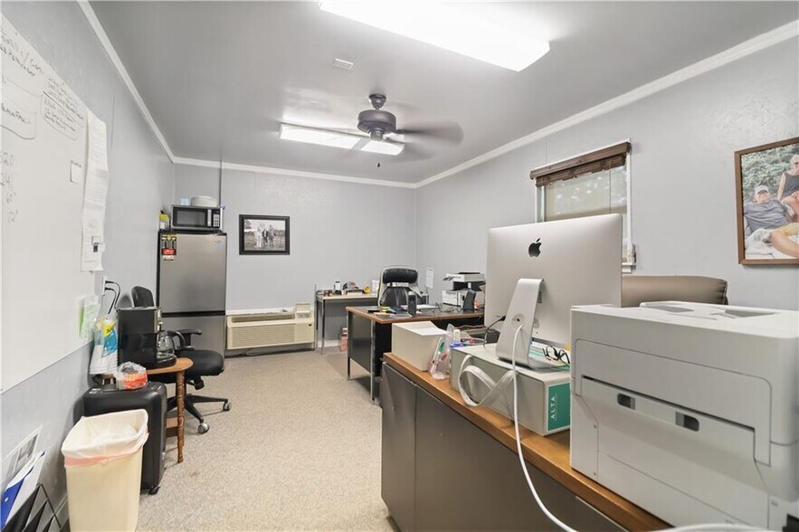 More Photos Of 5039 Primrose Rd, Springdale Specialty For Sale