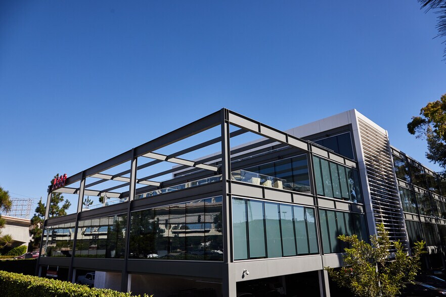 More Photos Of 1888 Rosecrans Ave, Manhattan Beach Office For Lease