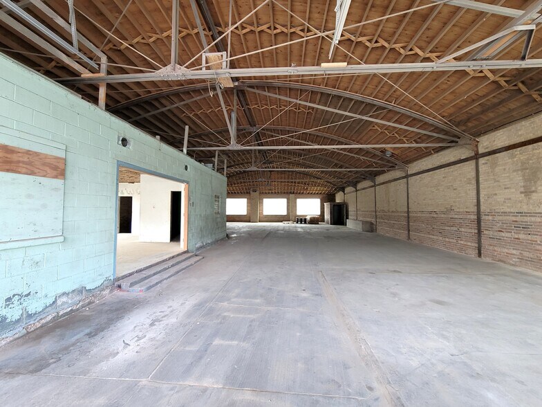 More Photos Of 101 Haskell St, Beaver Dam Freestanding For Sale