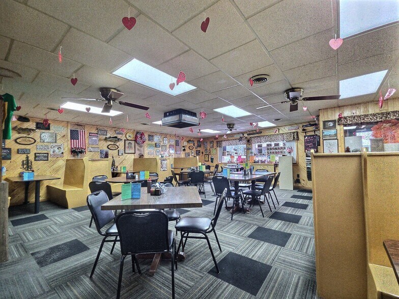 More Photos Of 4187 Highway B, Land O Lakes Restaurant For Sale