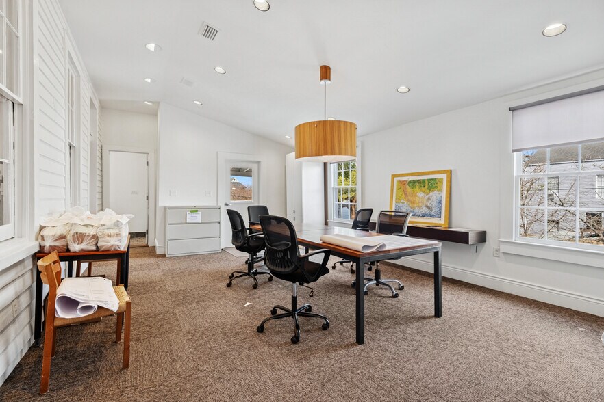 More Photos Of 3801 Magazine St, New Orleans Freestanding For Sale