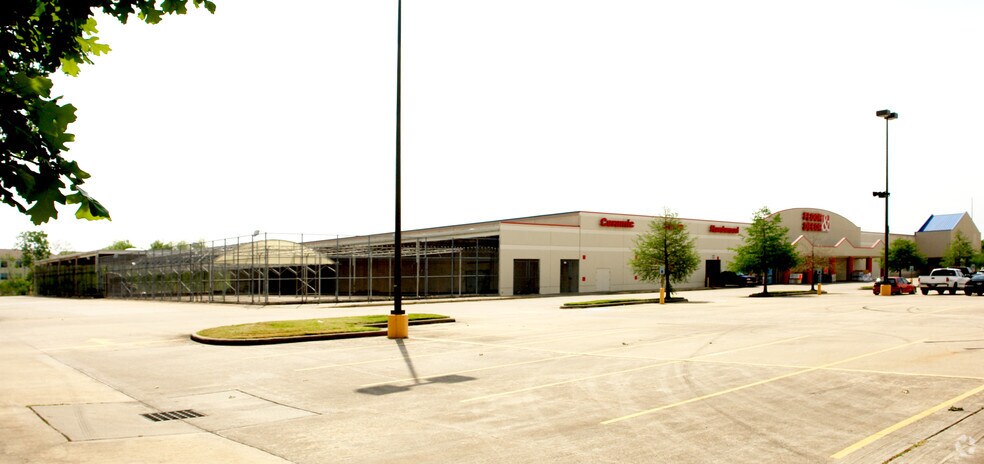 More Photos Of 14409 Park Hollow Dr, Houston Unknown For Lease