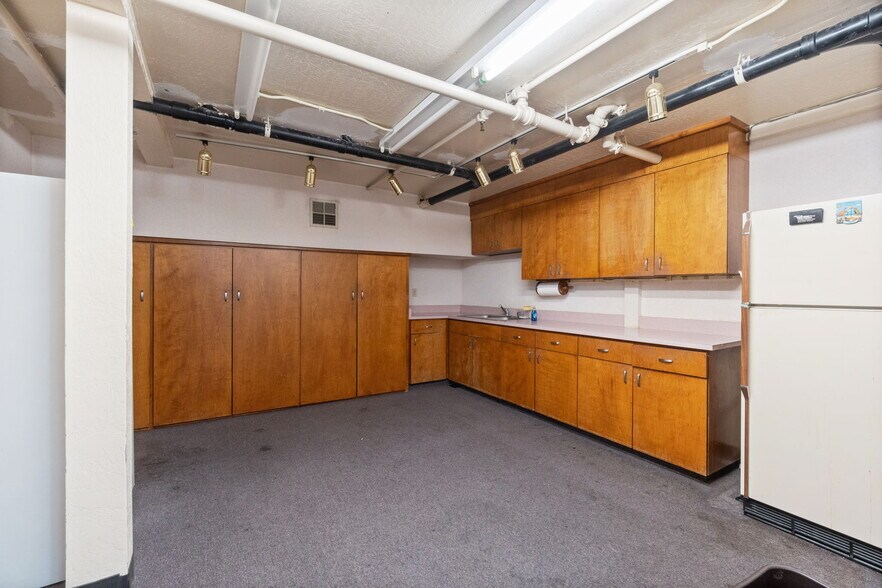 More Photos Of 3520 E Shields Ave, Fresno Medical For Sale