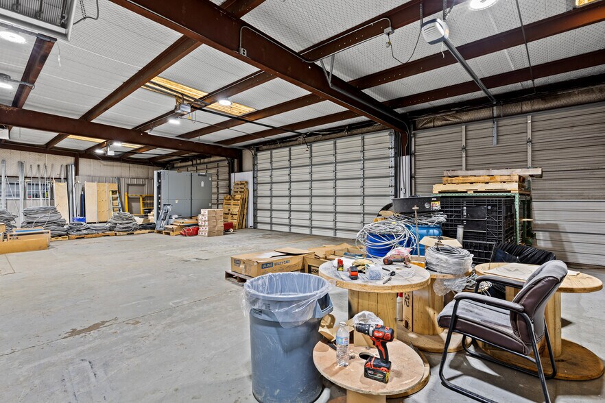 More Photos Of 3698 E Marshall Ave, Longview Warehouse For Lease