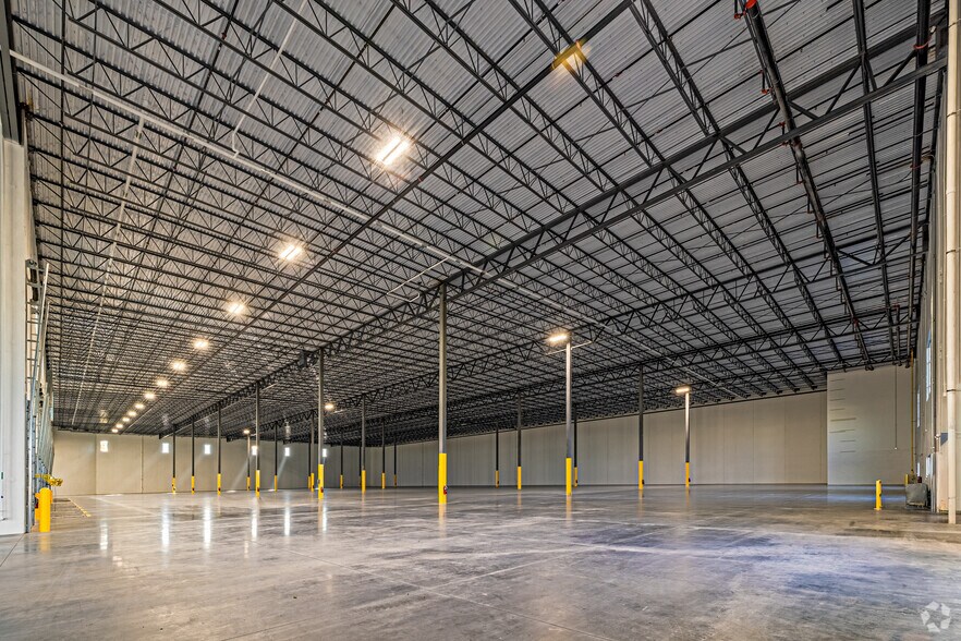 More Photos Of 333 Washington Ave, Carlstadt Distribution For Lease