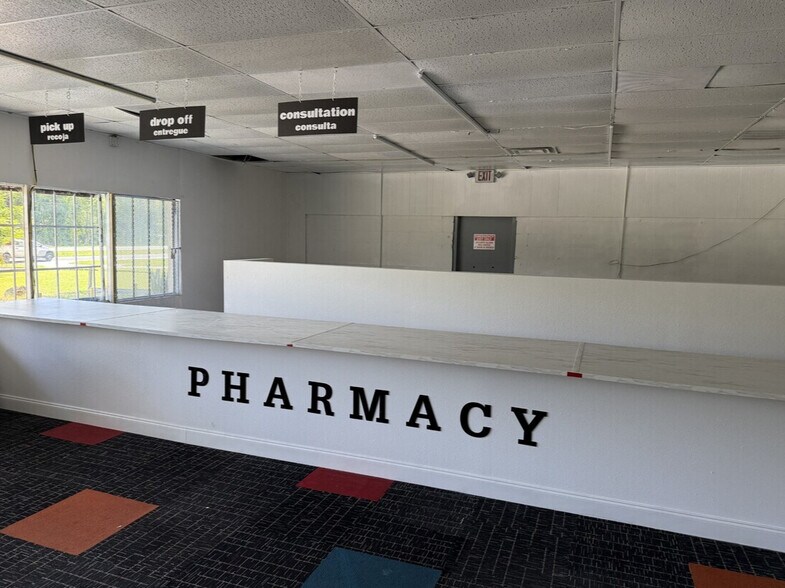 More Photos Of 6596 E State Road 44, Wildwood Storefront Retail Office For Lease