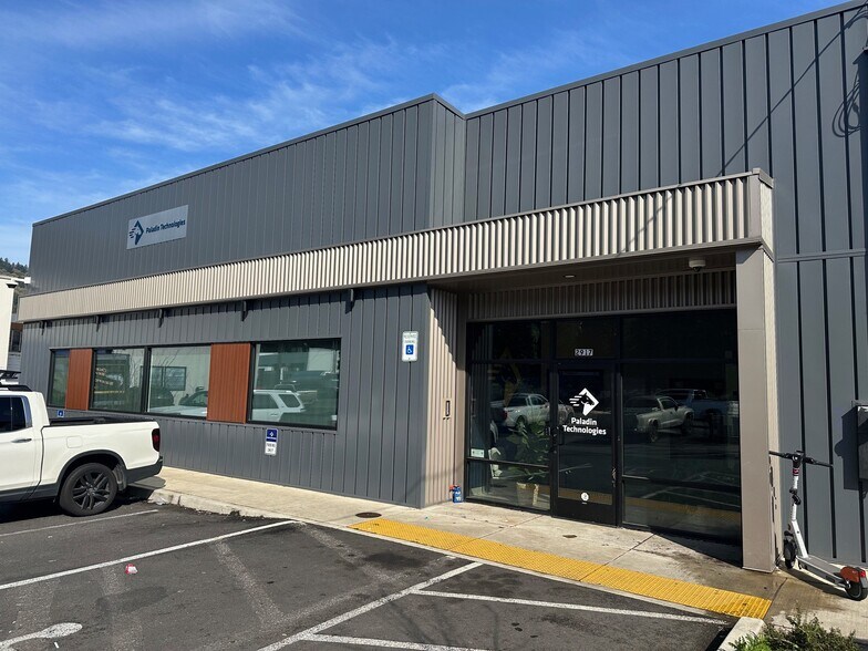 More Photos Of 2917 NW Nicolai St, Portland General Retail For Lease