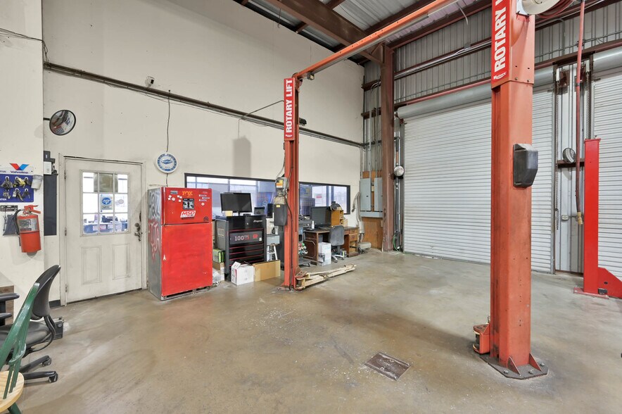 More Photos Of 3050 Farm To Market 2920 Rd, Spring Auto Repair For Sale