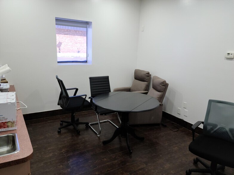 More Photos Of 2012-2040 Monroe St, Dearborn Medical For Lease