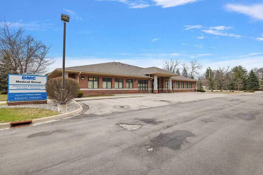 More Photos Of 2455 Union Lake Rd, Commerce Township Medical For Sale