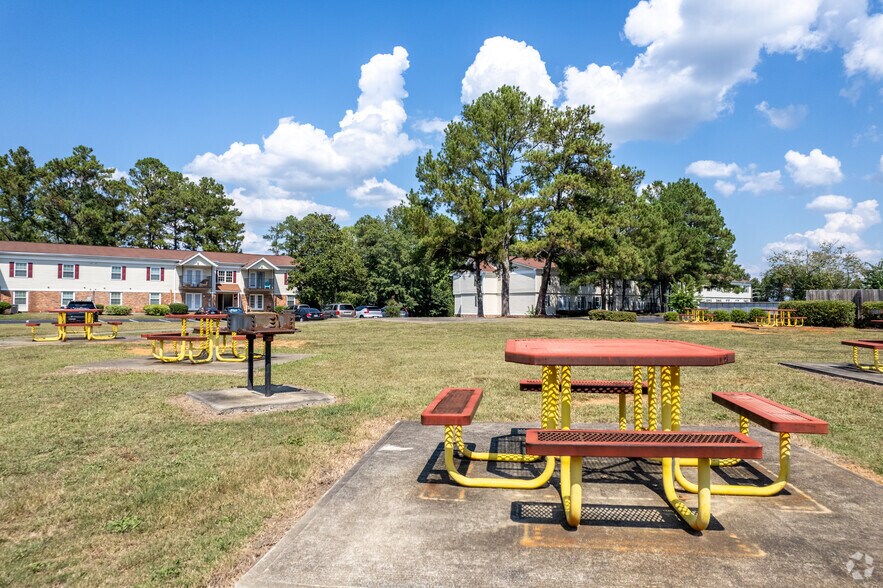 More Photos Of 1895 Clinton Rd, Macon-Bibb Apartments For Sale