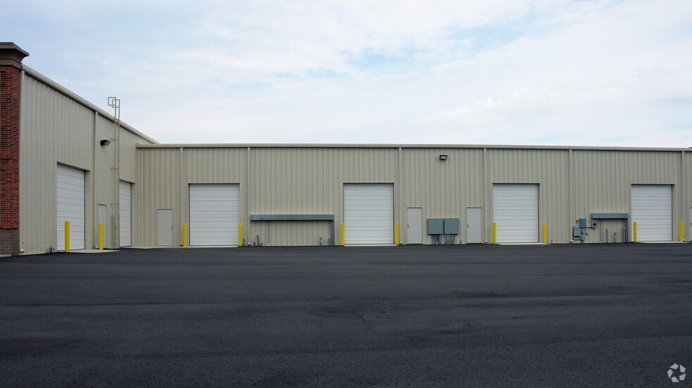 More Photos Of 119 Poplar Pointe Dr, Mooresville Research And Development For Lease