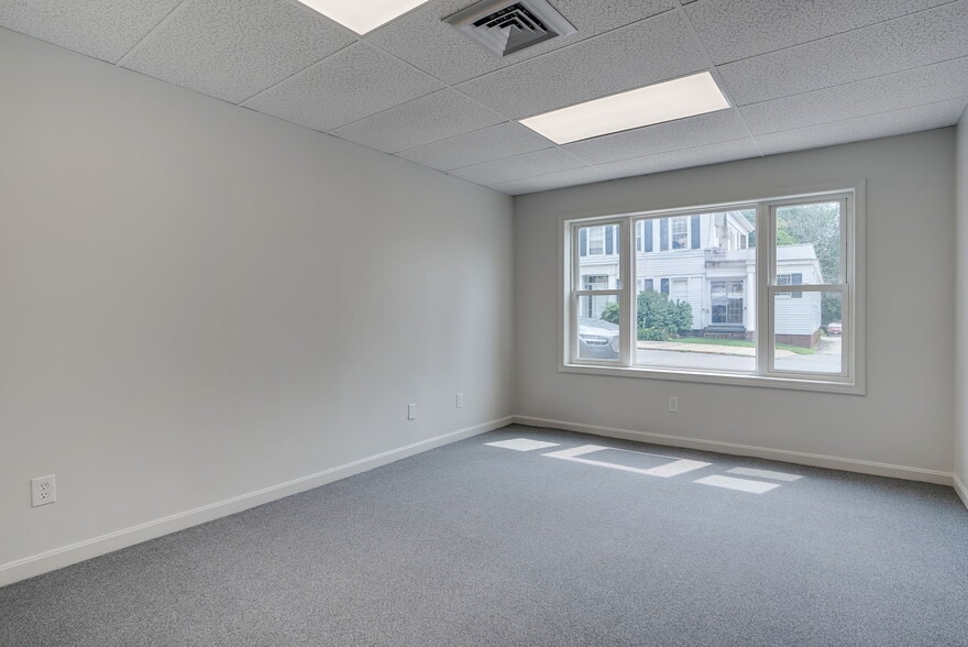 More Photos Of 38-40 Market St, Amesbury Office Residential For Sale