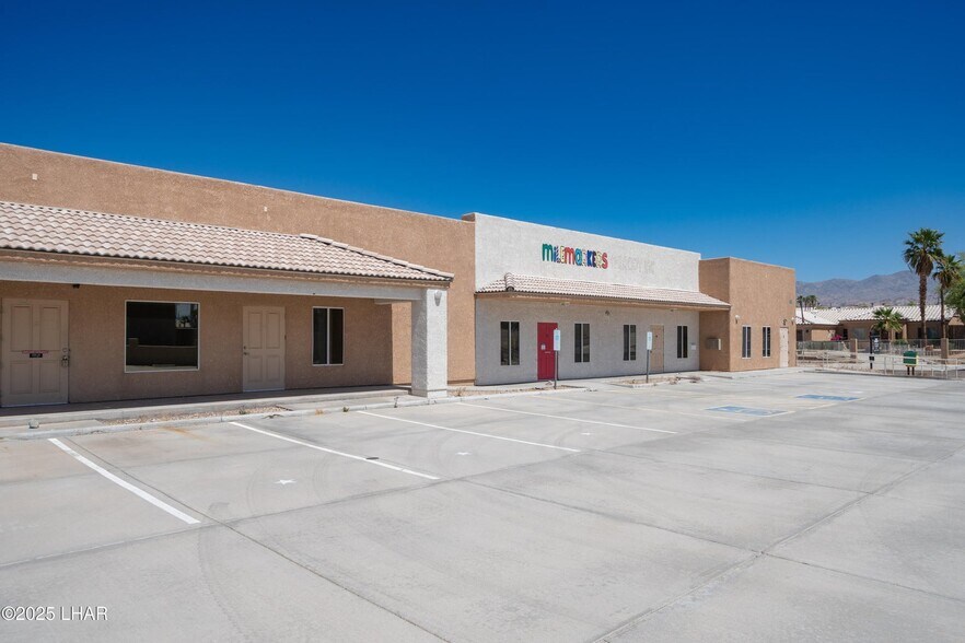 More Photos Of 1515 N Lake Havasu Ave, Lake Havasu City General Retail For Sale